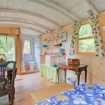 Hill View Holiday Home With Garden
