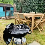 Free Parking Stylish 3 Bed With Garden