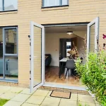 Stylish New Build With Garden And Free Parking