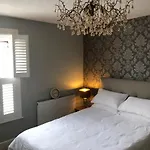 Homely Victorian Terraced Town House With Parking.