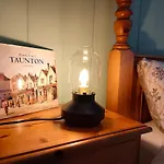 Stunning 2-Bed Listed Apartment In Taunton\'S Historic Centre