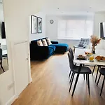 Free Parking 2 Bed With Garden, Fibre Wi-Fi & Netflix