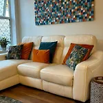 Homely Victorian Terraced Town House With Parking.