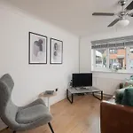 Free Parking Good Location With Garden