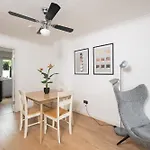 Free Parking Good Location With Garden