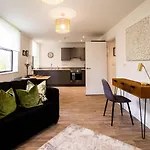 Comfy One Br | Free Parking