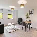 Host & Stay - 36 Waterside Place