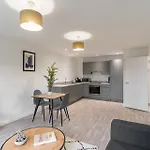 Host & Stay - 36 Waterside Place