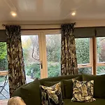 Apple-Tree Lodge