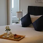 Swan Retreat