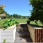 5-Bed Home - Sleeps 12 Pool Garden & Play Area
