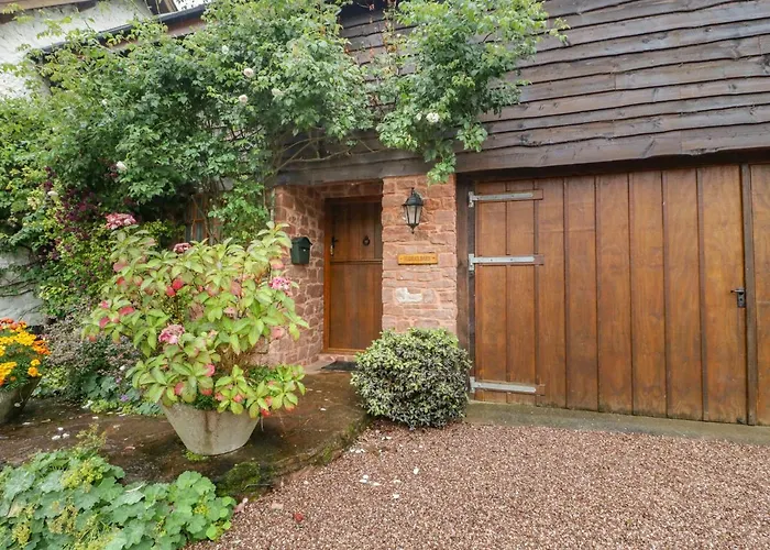 Flora\'S Barn