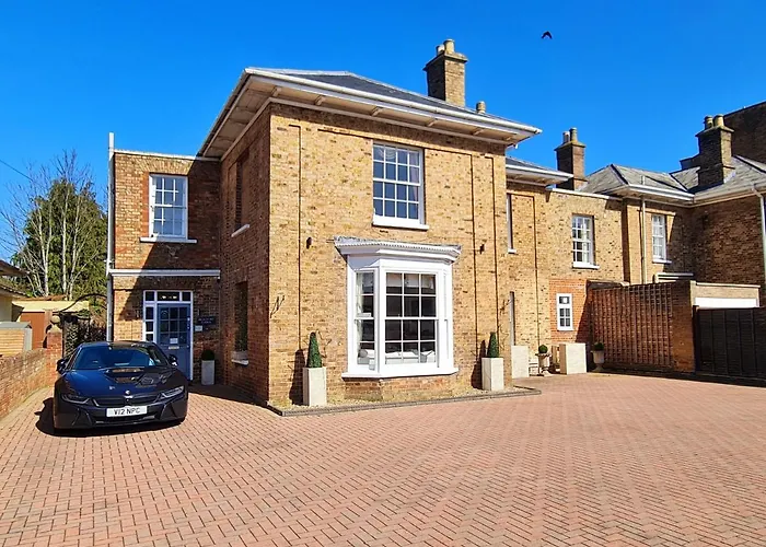 Beaufort Lodge - Central Location & Free Parking