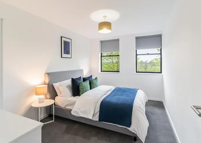 Host & Stay - 36 Waterside Place