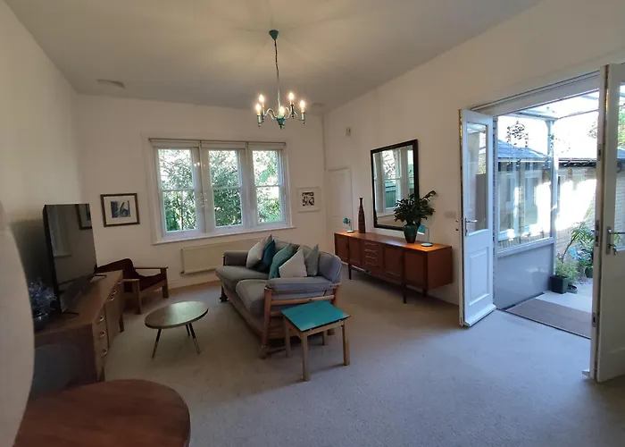 Spacious 2 Bedroom Apartment