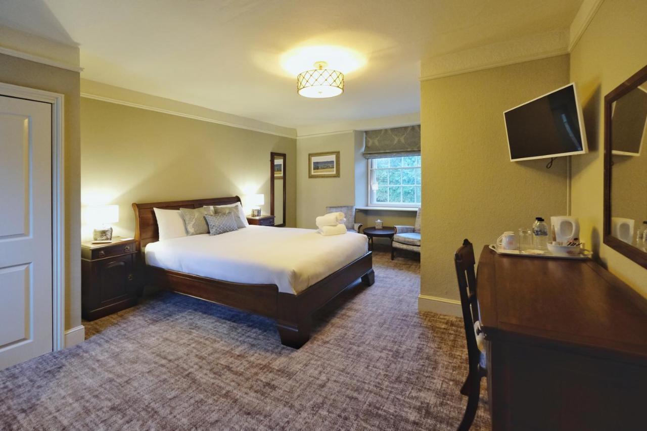 Inn The Greyhound 4*