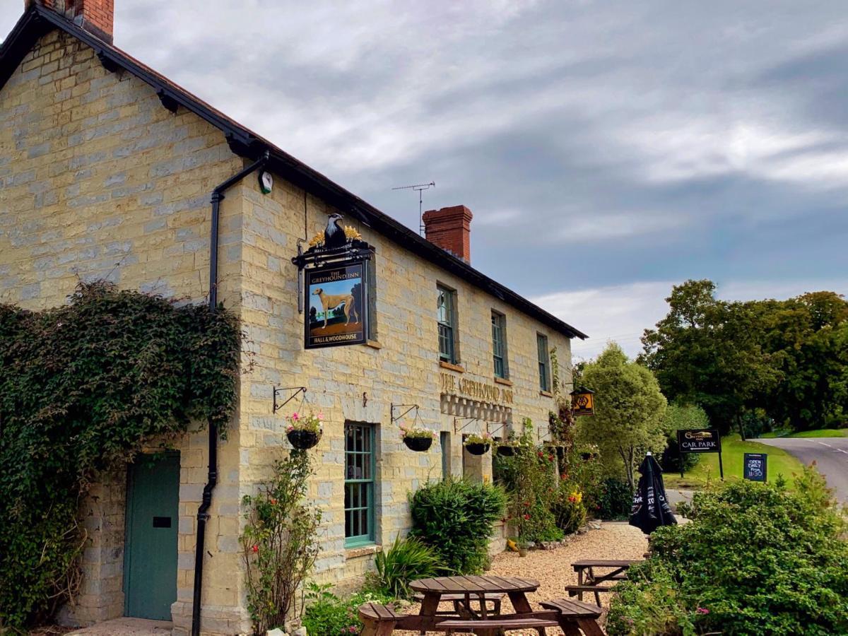 The Greyhound Inn 4*