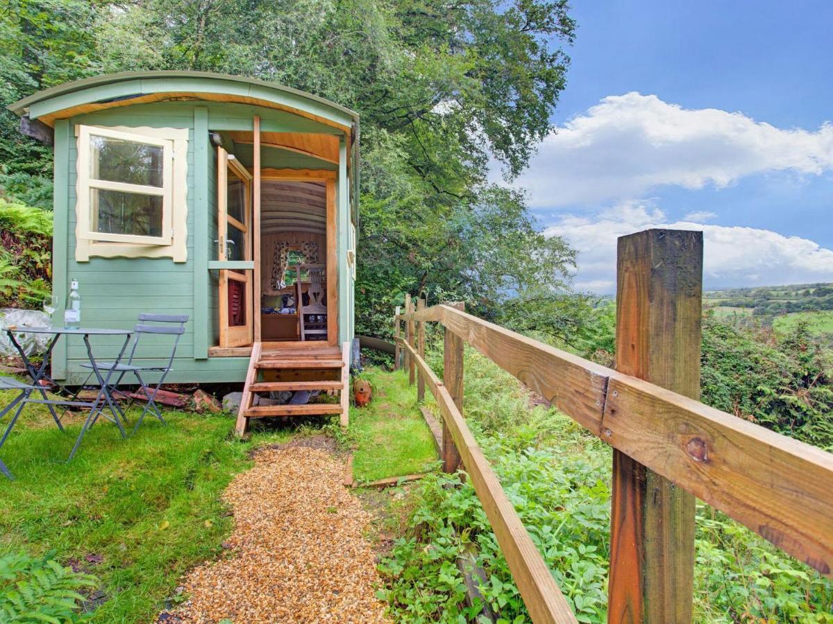 Hill View With Garden Holiday home