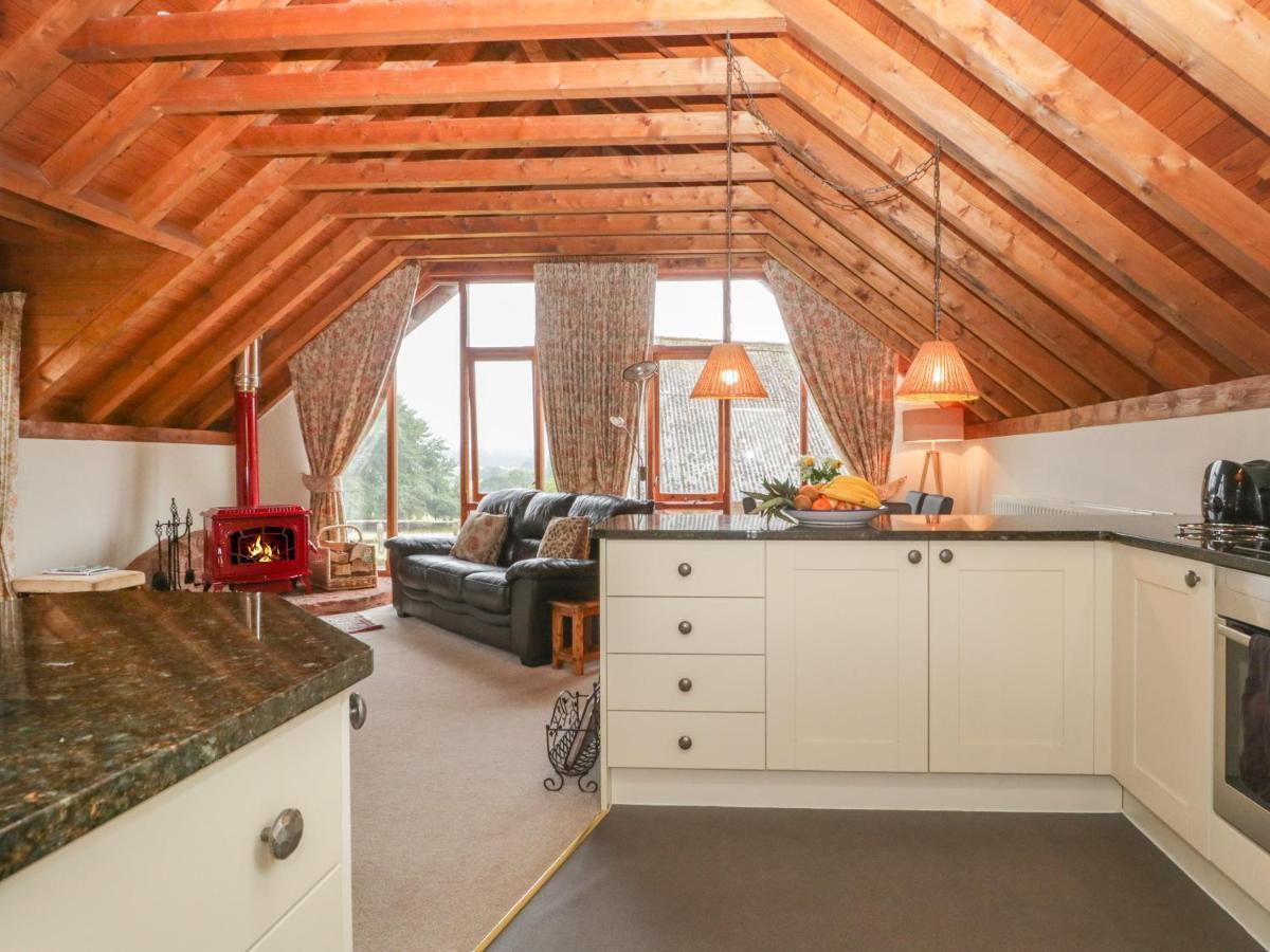 Holiday home Flora's Barn Taunton