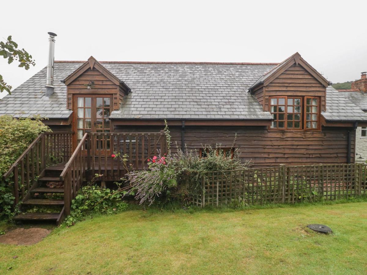 Holiday home Flora's Barn Taunton