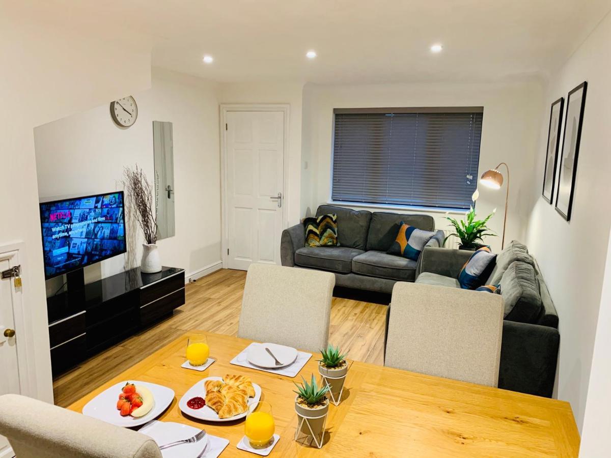 Free Parking Stylish 3 Bed With Garden Holiday home