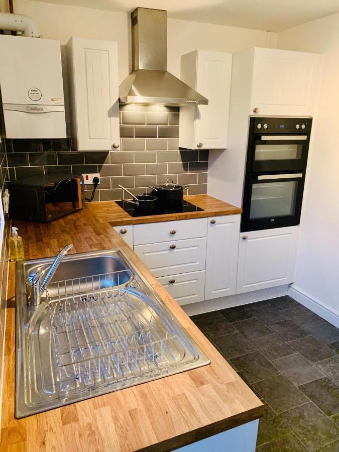 Free Parking Stylish 3 Bed With Garden Holiday home Taunton