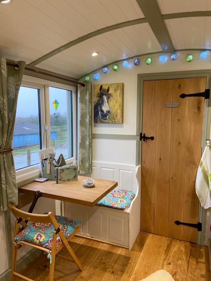 Willowbank Shepherds Hut * Taunton