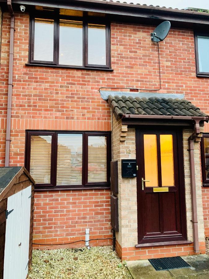 Free Parking Stylish 3 Bed With Garden *