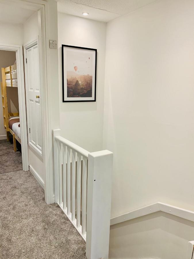 Free Parking Stylish 3 Bed With Garden * Taunton
