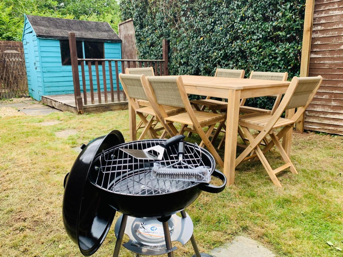 Free Parking Stylish 3 Bed With Garden Holiday home *