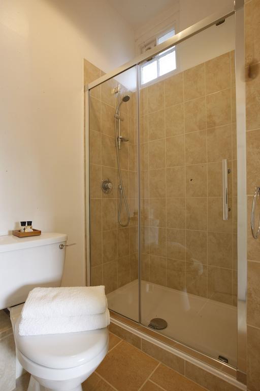 Beaufort - Location & Free Parking Taunton