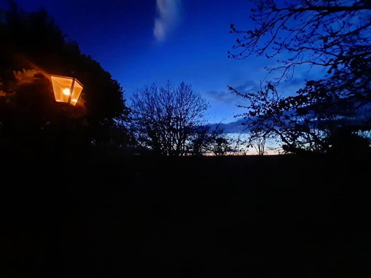 The Hobbit House And Secret Garden Lodge *