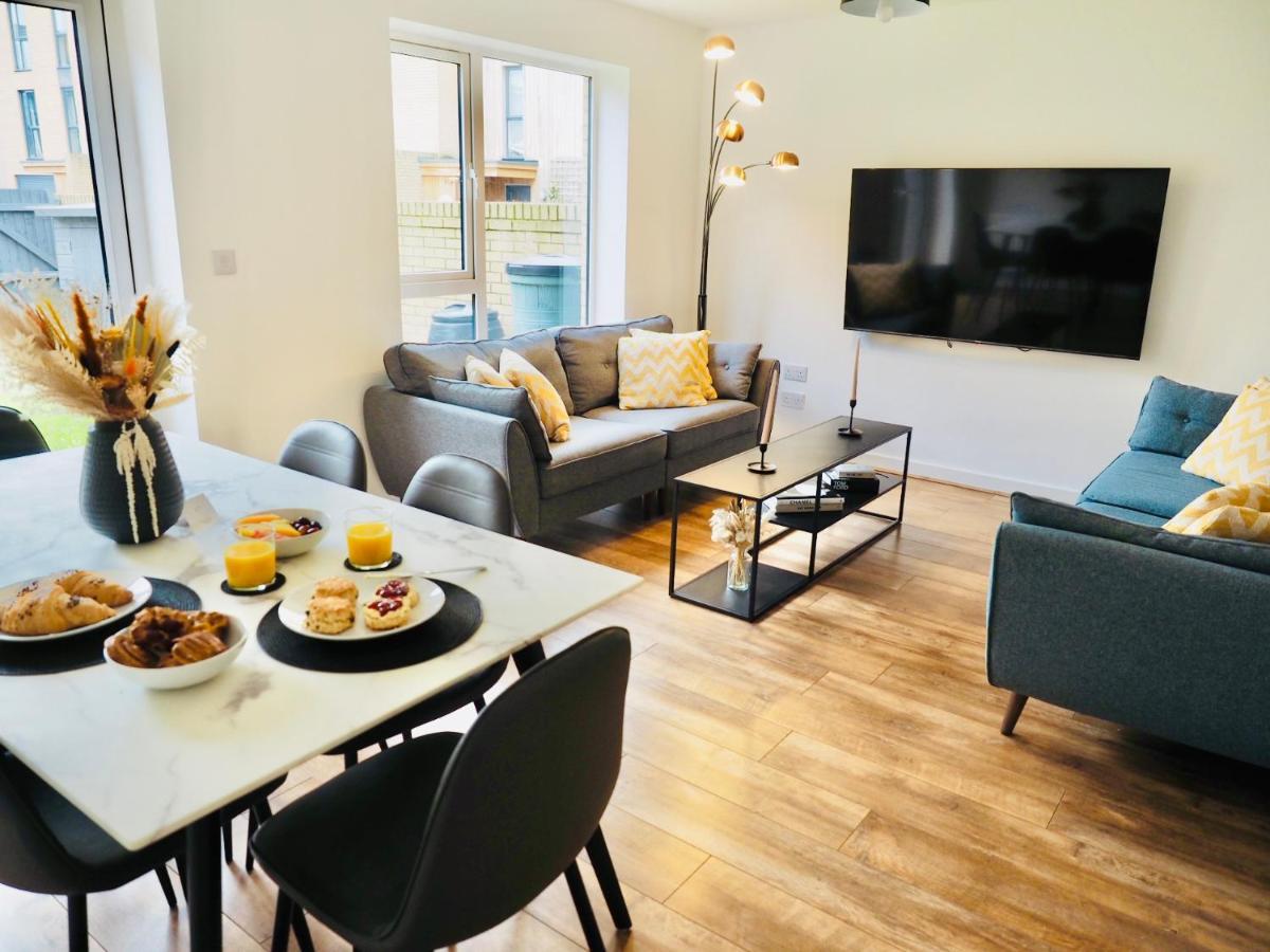 Stylish New Build With Garden And Free Parking * Taunton