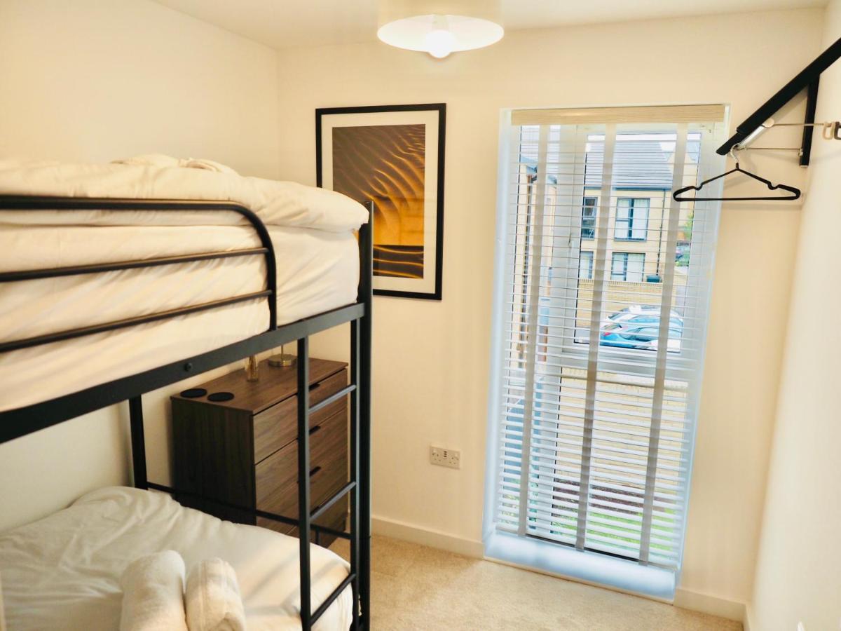 Stylish New Build With Garden And Free Parking *