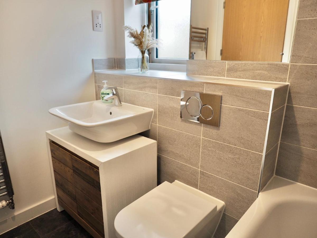 Holiday home Stylish New Build With Garden And Free Parking Taunton