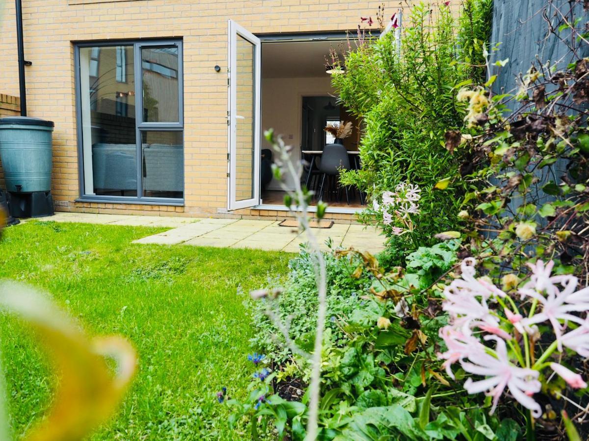 Stylish New Build With Garden And Free Parking * Taunton