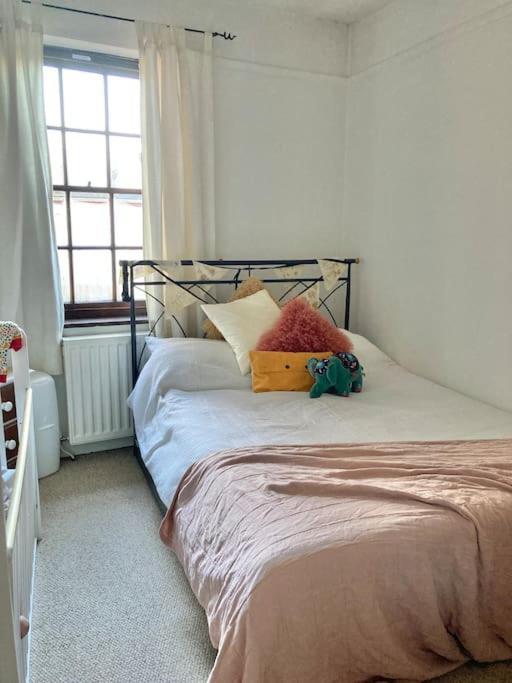 Charming Cottage, Central Taunton. Taunton