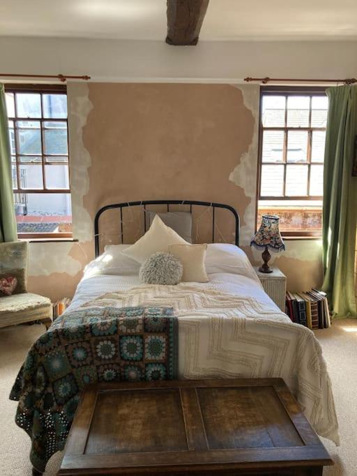 Charming Cottage, Central Taunton. *