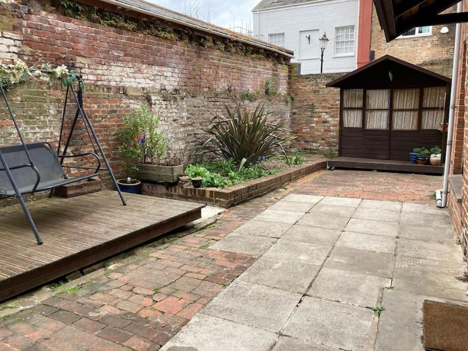Charming Cottage, Central Taunton. Holiday home Taunton