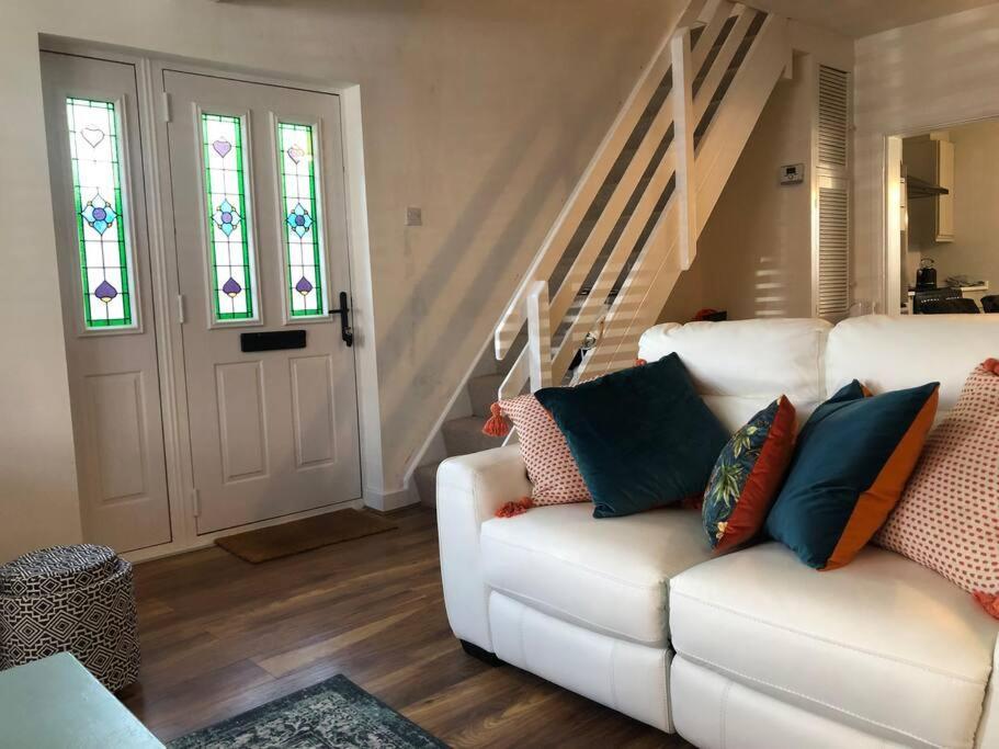 Homely Victorian Terraced Town House With Parking. * Taunton