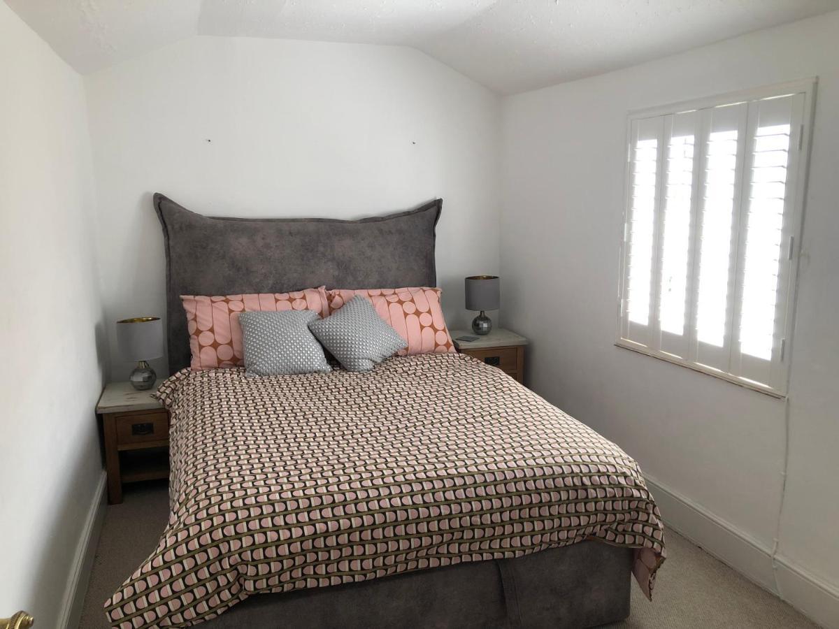 Apartment Homely Victorian Terraced Town House With Parking.