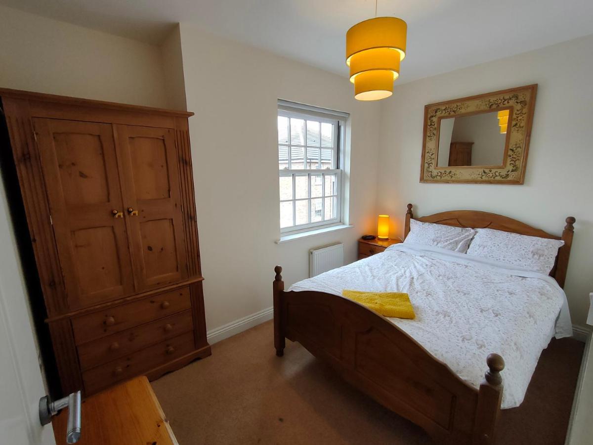 2-bedroom Apartment, Great Location! *