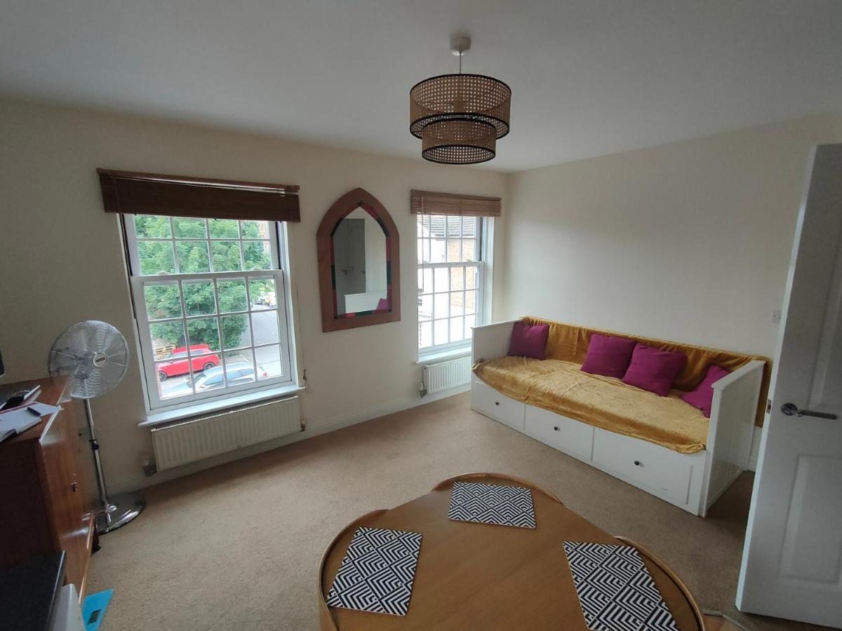 2-bedroom Apartment, Great Location! Apartment *