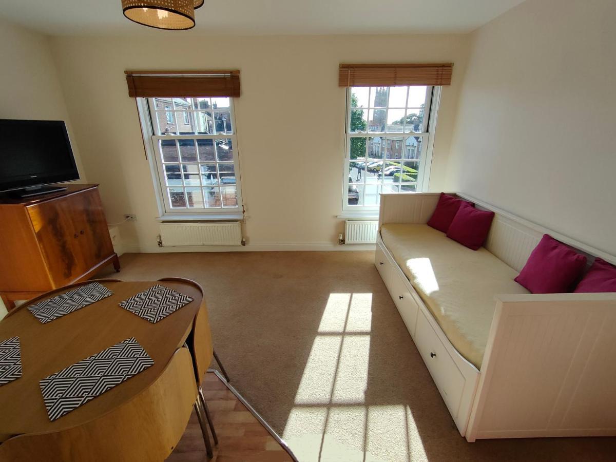 2-bedroom Apartment, Great Location! Taunton