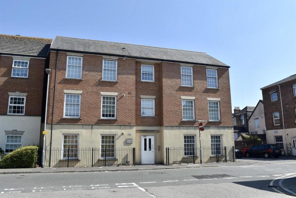 2-bedroom Apartment, Great Location! Apartment Taunton