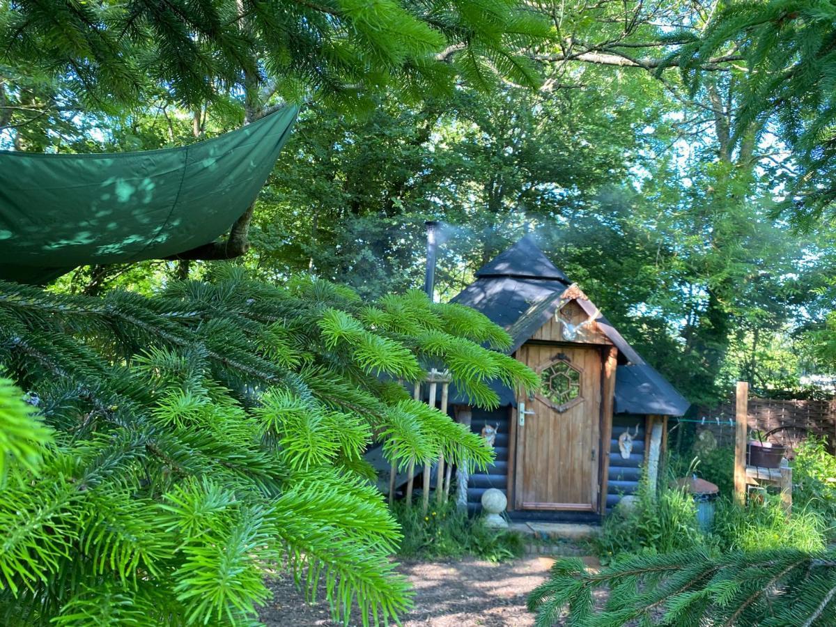 The Hobbit House And Secret Garden Lodge Taunton