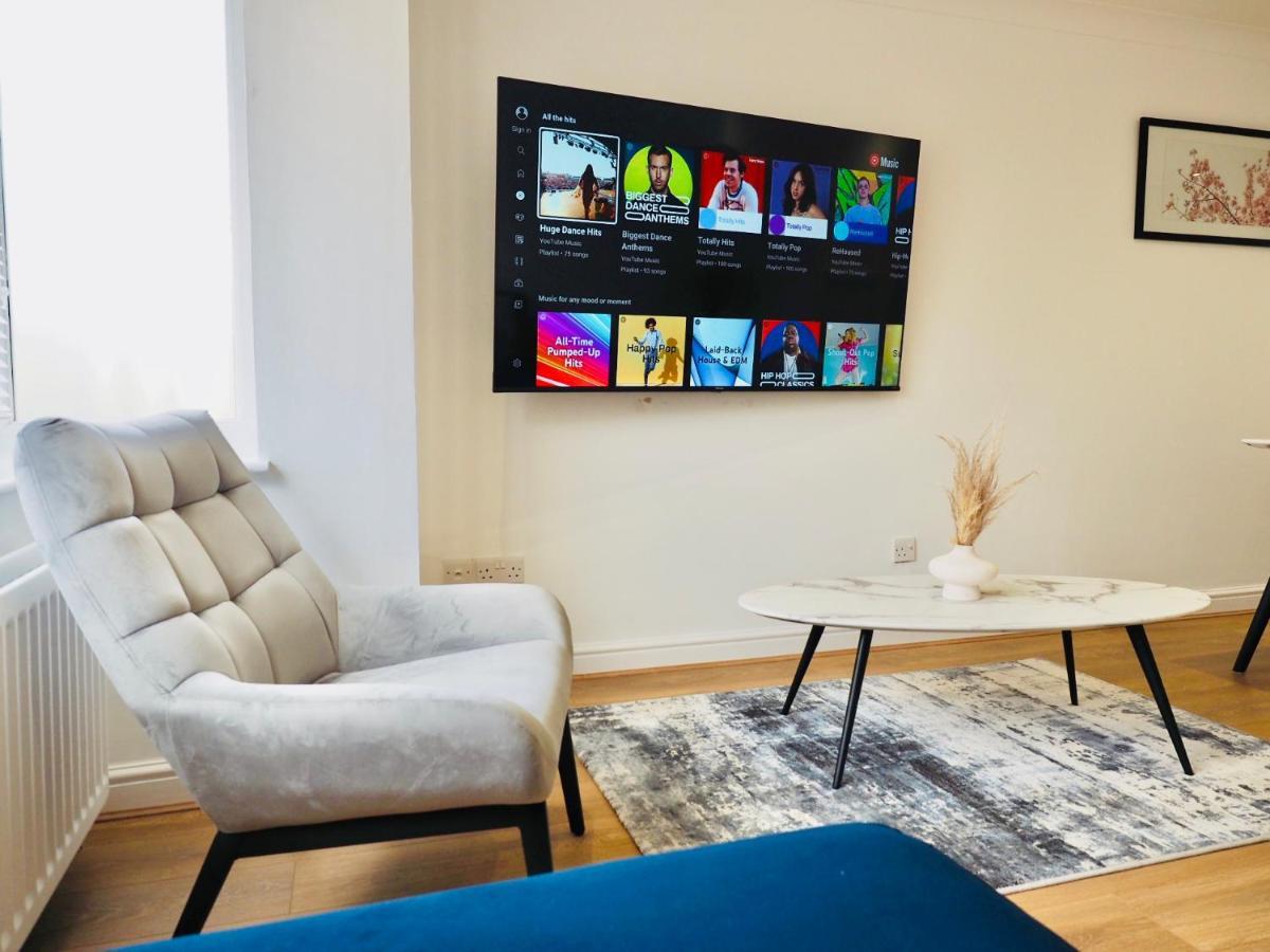 Free Parking 2 Bed With Garden, Fibre Wi-fi & Netflix Taunton