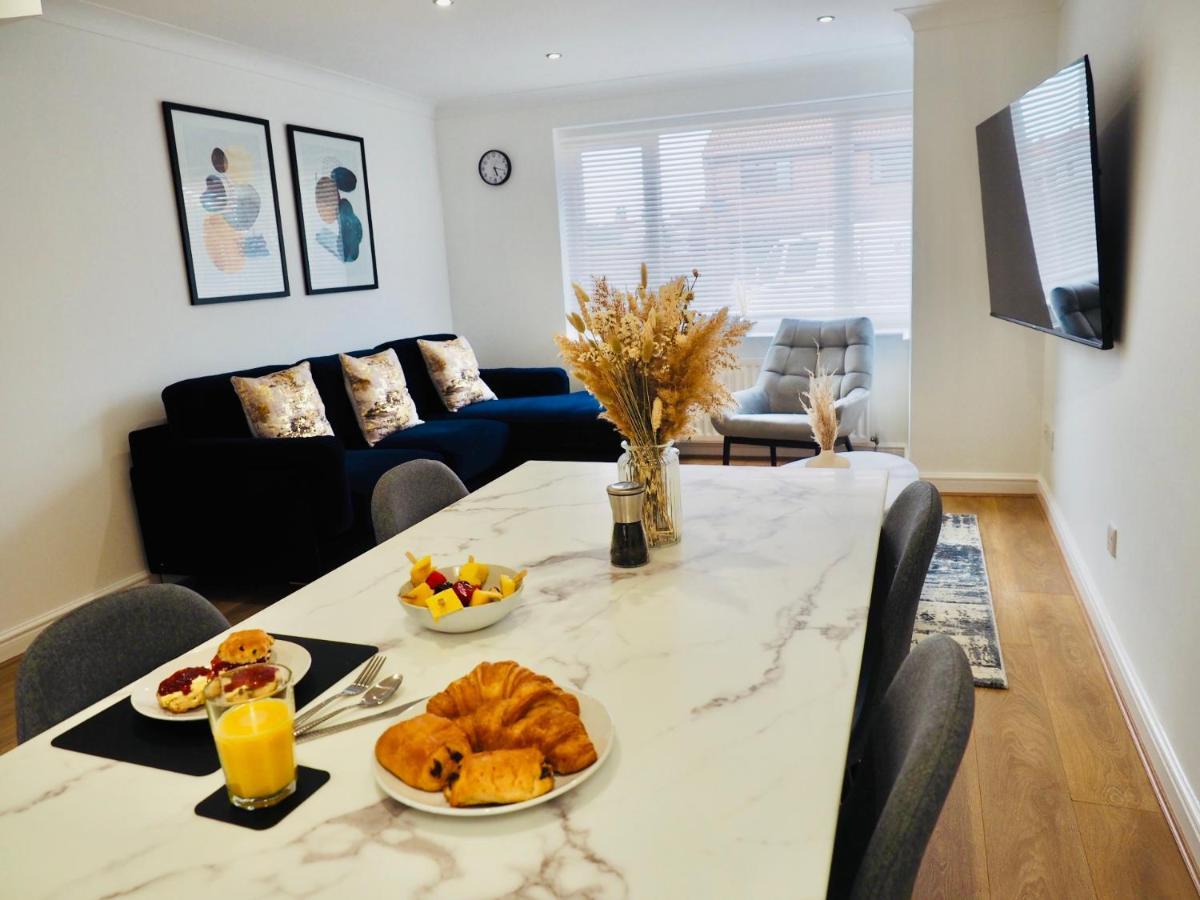 Free Parking 2 Bed With Garden, Fibre Wi-fi & Netflix *