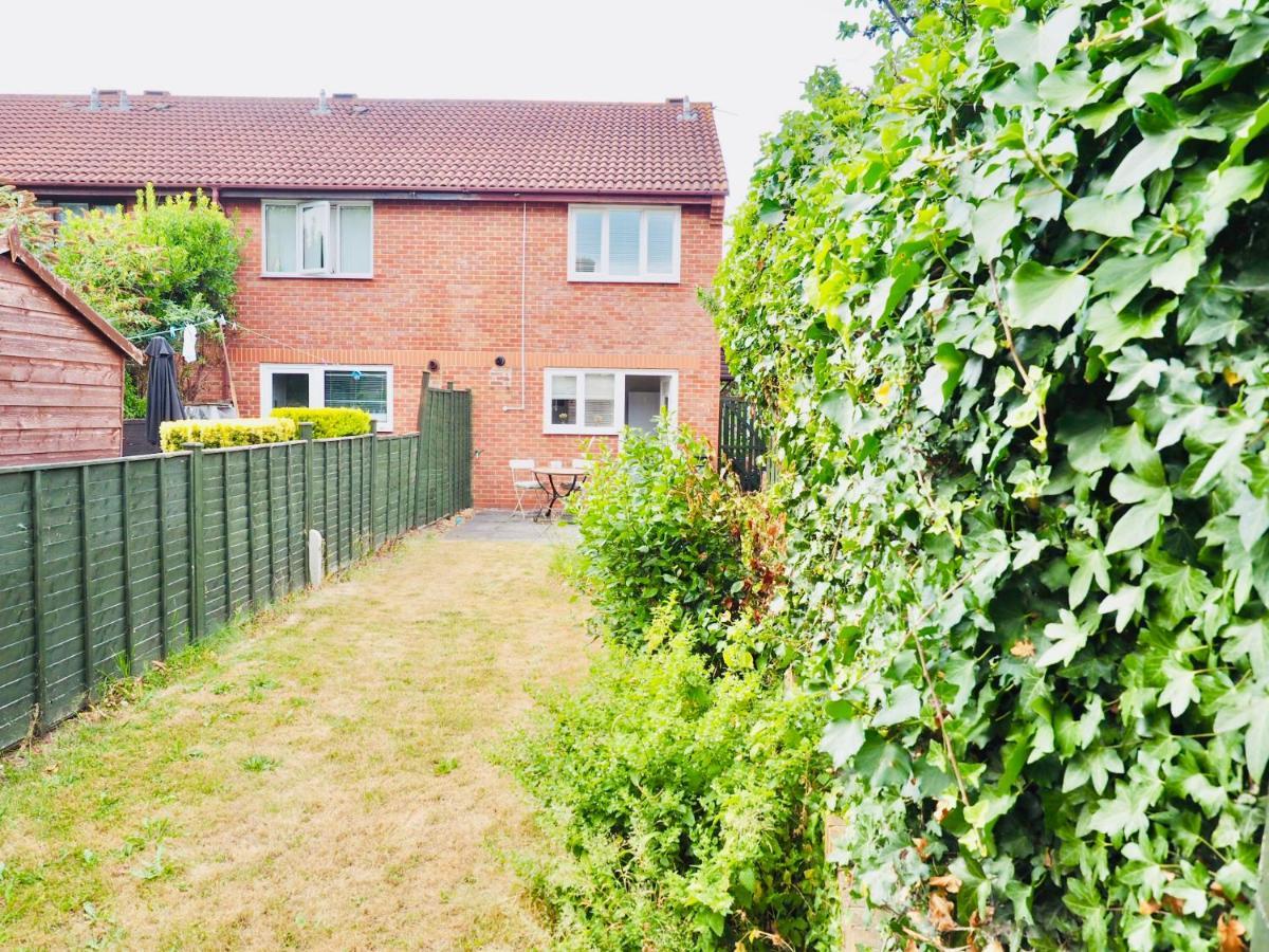 Free Parking 2 Bed With Garden, Fibre Wi-fi & Netflix * Taunton