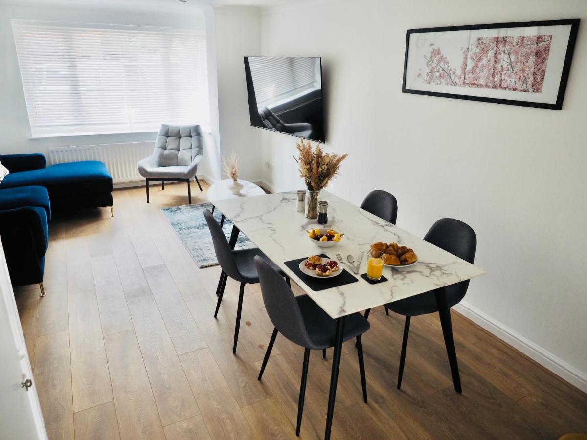 Free Parking 2 Bed With Garden, Fibre Wi-fi & Netflix Taunton